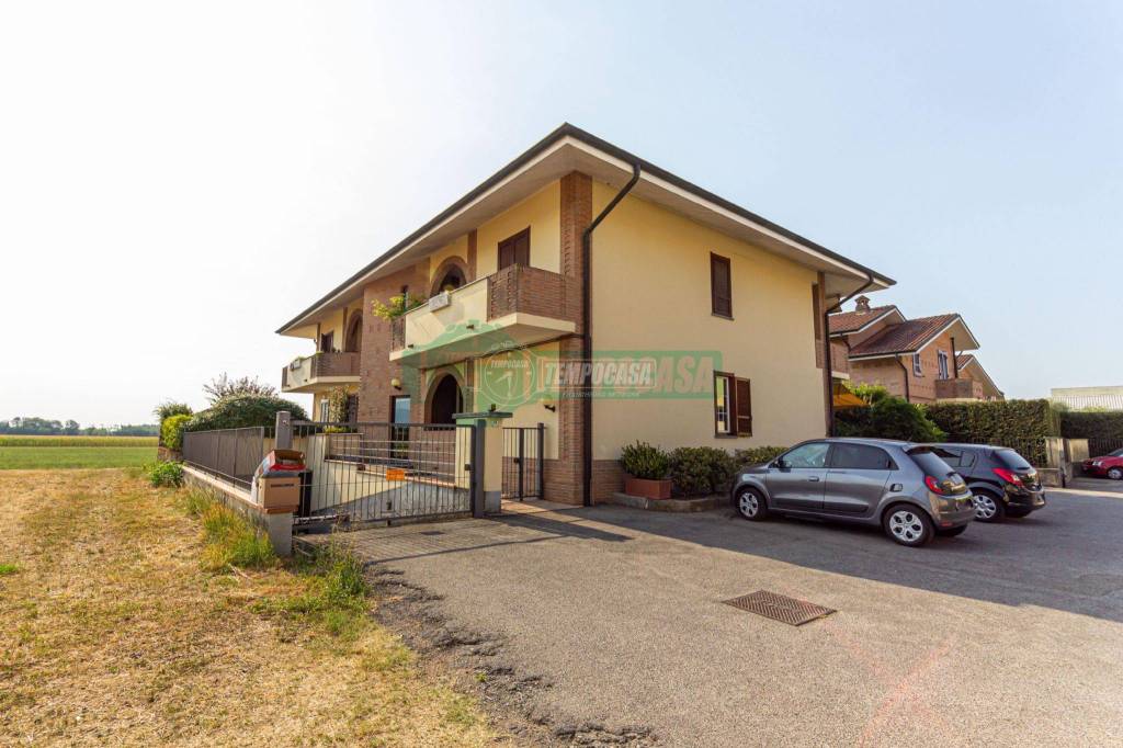 appartamento in vendita a Bernareggio