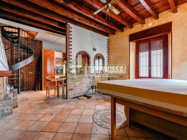 appartamento in vendita a Bernareggio