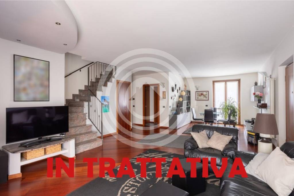 casa indipendente in vendita a Bernareggio