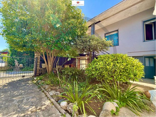 casa indipendente in vendita a Bernareggio