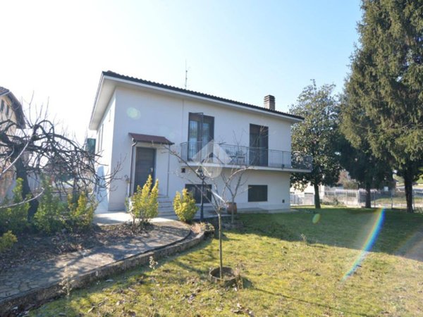 casa indipendente in vendita a Bernareggio