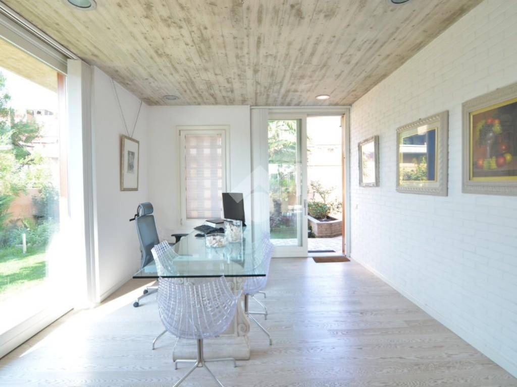 casa indipendente in vendita a Bernareggio