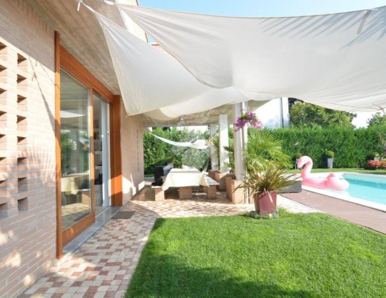 casa indipendente in vendita a Bernareggio