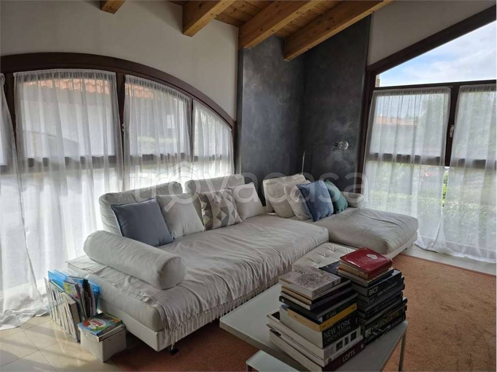 appartamento in vendita a Bernareggio