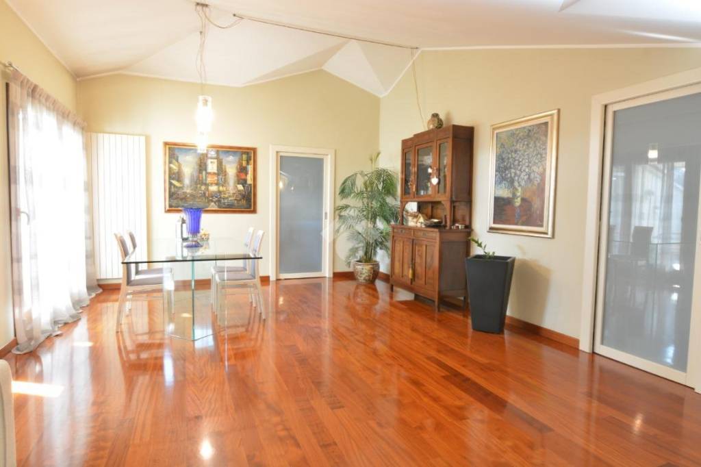 appartamento in vendita a Bernareggio