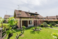 casa indipendente in vendita a Bernareggio