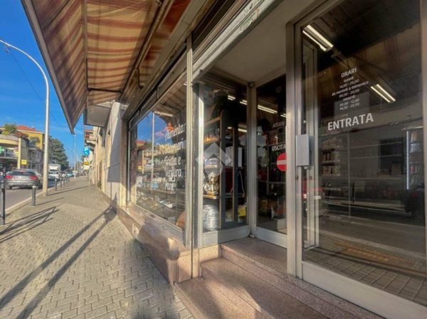 negozio in vendita a Bernareggio
