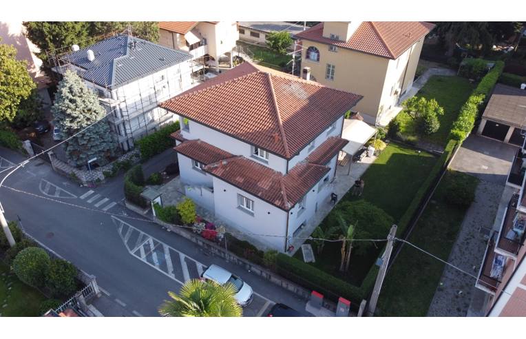 casa indipendente in vendita a Bernareggio