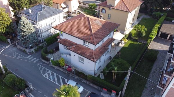 casa indipendente in vendita a Bernareggio