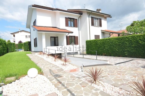 appartamento in vendita a Bernareggio