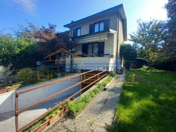 casa indipendente in vendita a Bernareggio