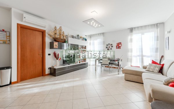 appartamento in vendita a Bernareggio