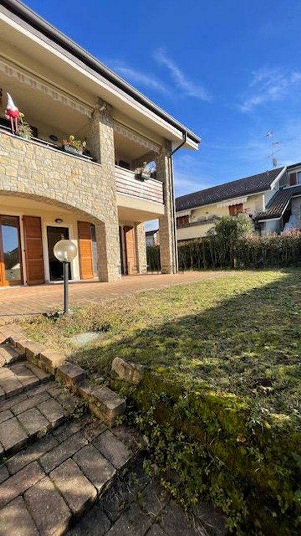 appartamento in vendita a Bernareggio