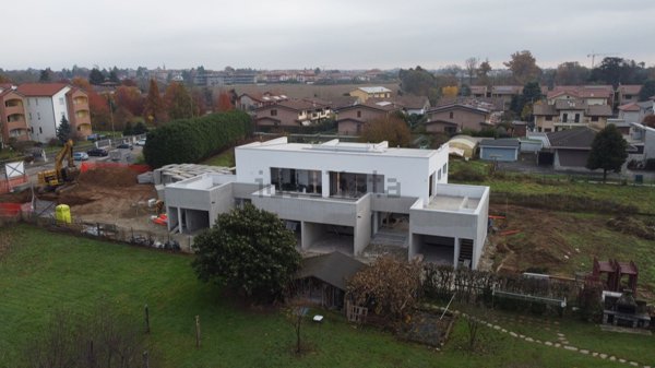 casa indipendente in vendita a Bernareggio