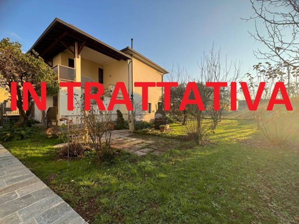 casa indipendente in vendita a Bernareggio