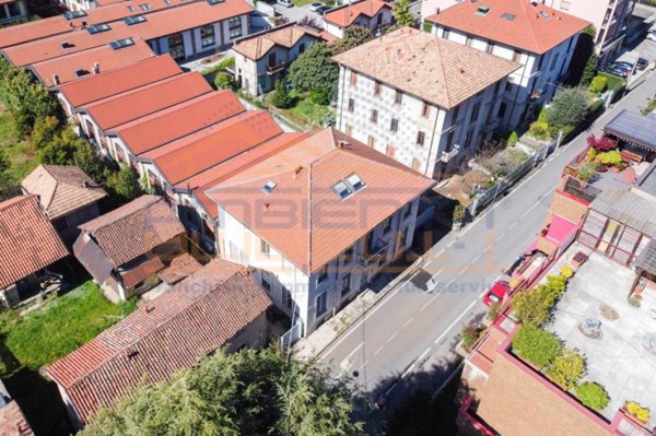 locale commerciale in vendita a Bernareggio