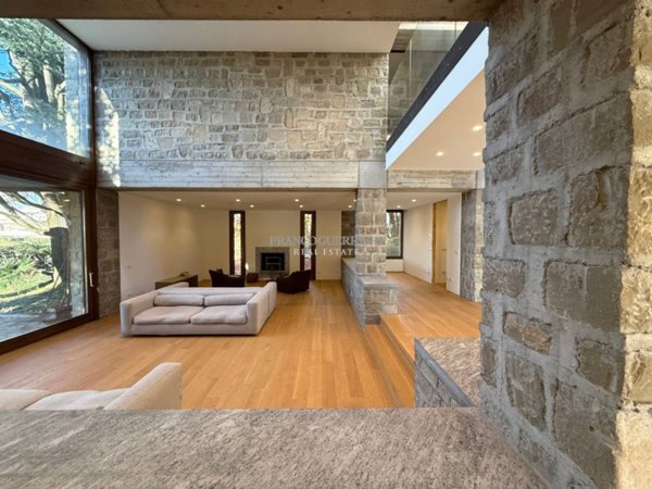 casa indipendente in vendita a Bernareggio