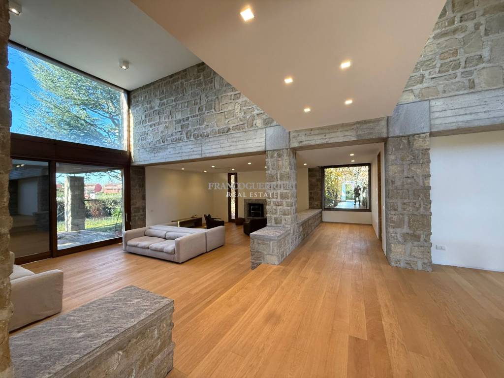 casa indipendente in vendita a Bernareggio