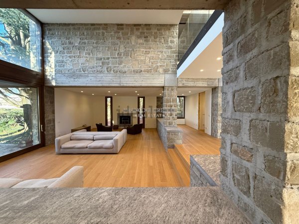 casa indipendente in vendita a Bernareggio