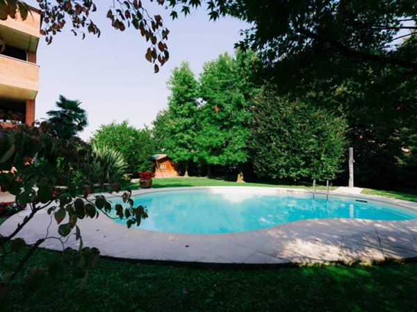 casa indipendente in vendita a Bernareggio