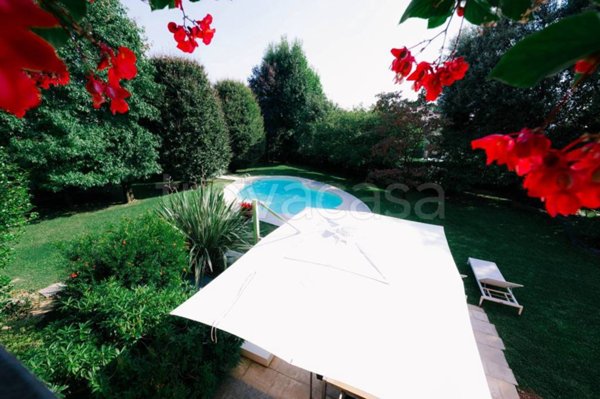 casa indipendente in vendita a Bernareggio