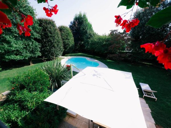 casa indipendente in vendita a Bernareggio