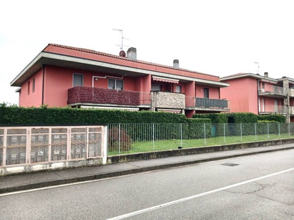appartamento in vendita a Bernareggio in zona Villanova