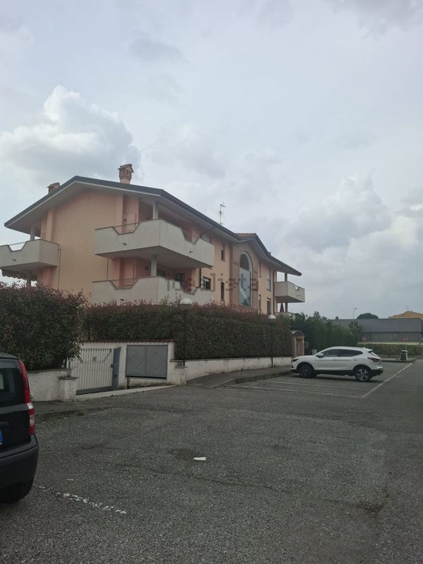 appartamento in vendita a Bernareggio