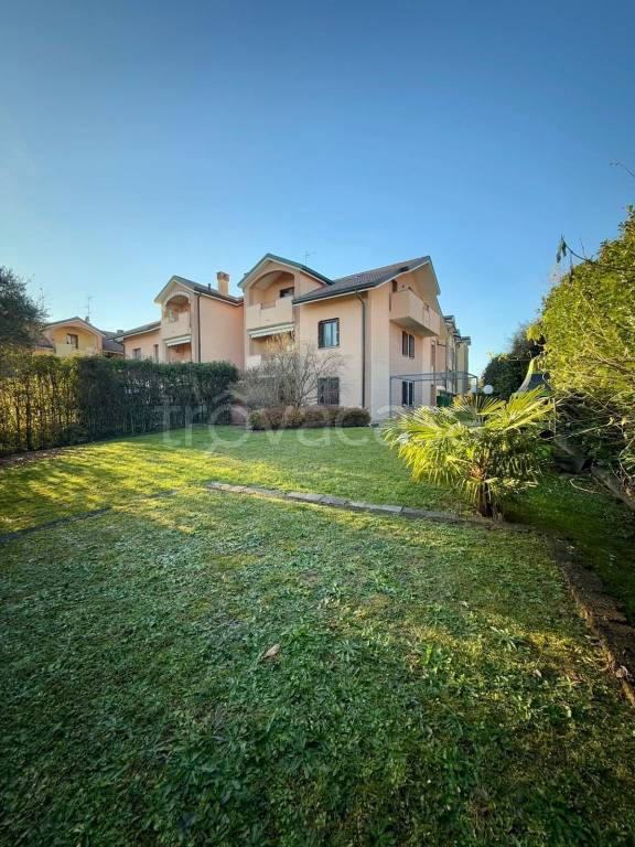 appartamento in vendita a Bernareggio