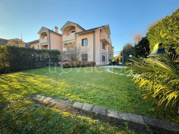 appartamento in vendita a Bernareggio