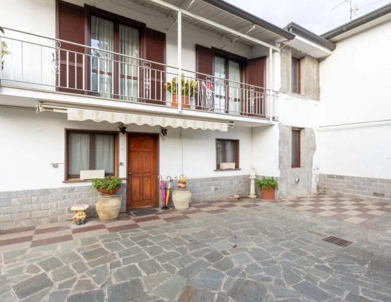 casa indipendente in vendita a Bernareggio