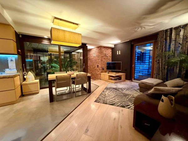 casa indipendente in vendita a Bernareggio