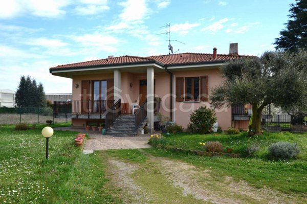 casa indipendente in vendita a Bernareggio