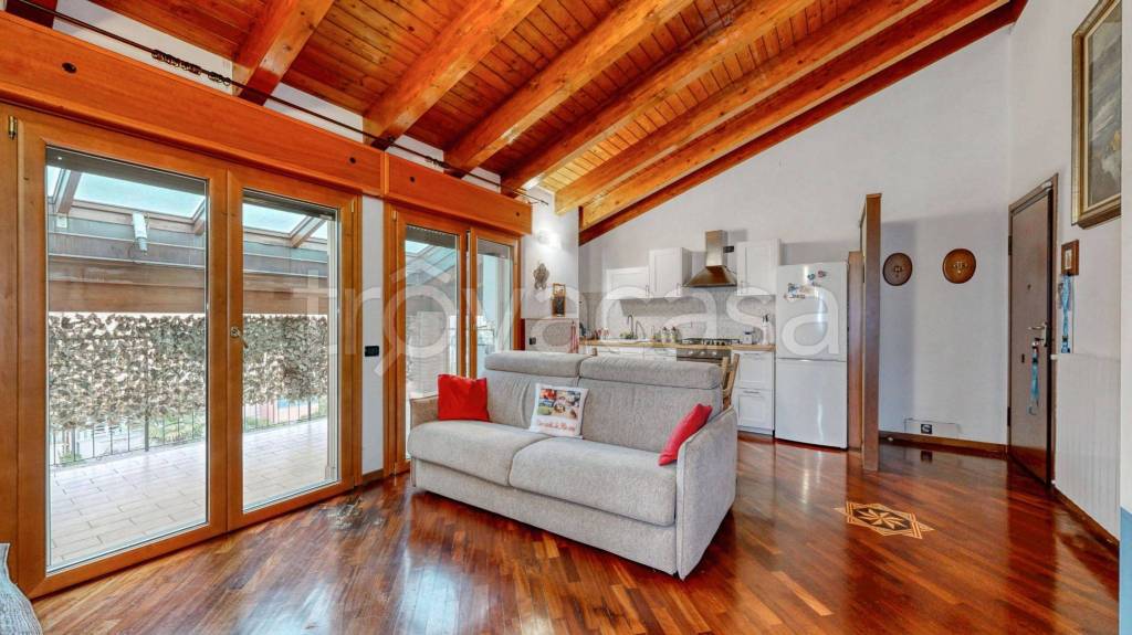 appartamento in vendita a Bernareggio