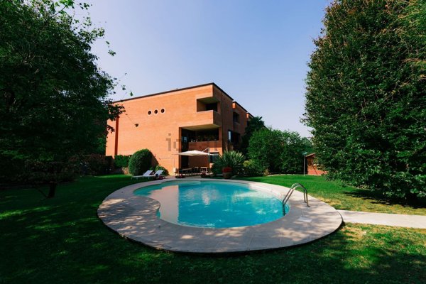 casa indipendente in vendita a Bernareggio