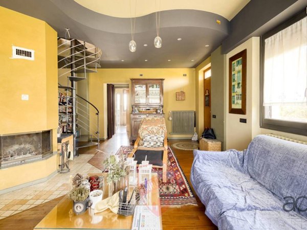 casa indipendente in vendita a Bernareggio