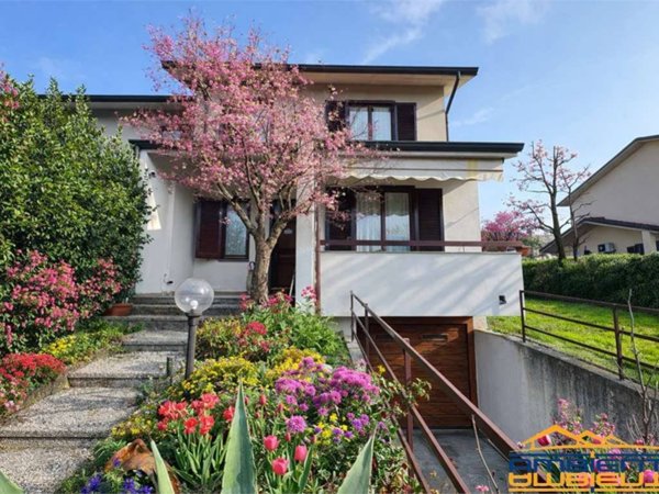 casa indipendente in vendita a Bernareggio