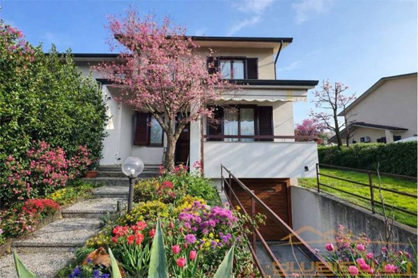 casa indipendente in vendita a Bernareggio