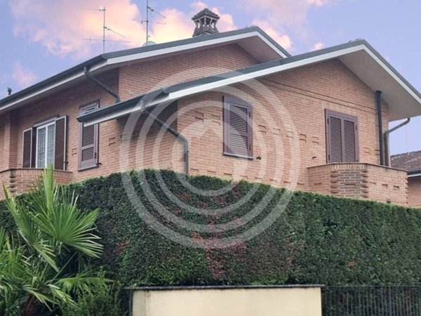 casa indipendente in vendita a Bernareggio