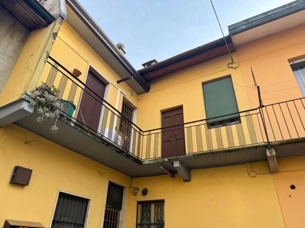 casa indipendente in vendita a Bernareggio