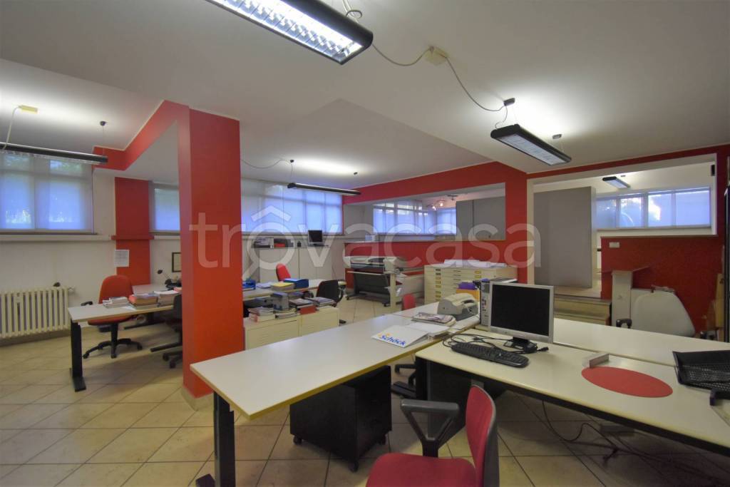 ufficio in vendita a Bernareggio