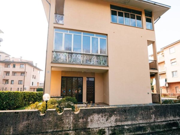 appartamento in vendita a Bernareggio