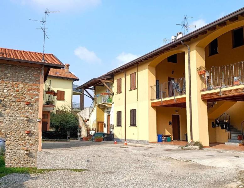 appartamento in vendita a Bernareggio in zona Villanova