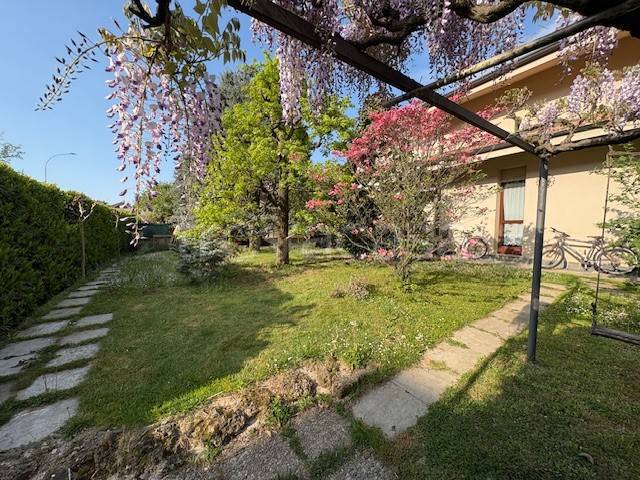 casa indipendente in vendita a Bernareggio