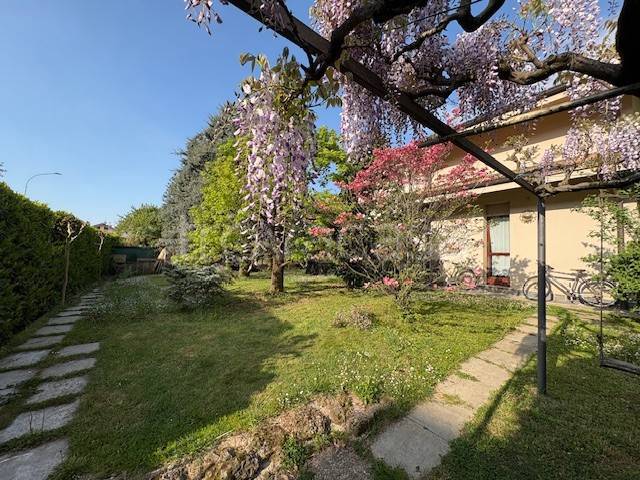 casa indipendente in vendita a Bernareggio