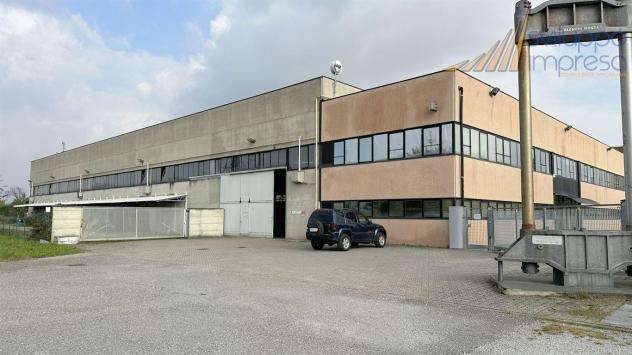 capannone in vendita a Bernareggio