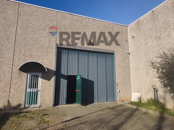 capannone in vendita a Bernareggio