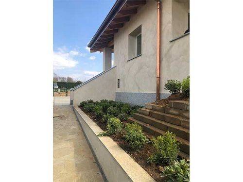 casa indipendente in vendita a Bernareggio
