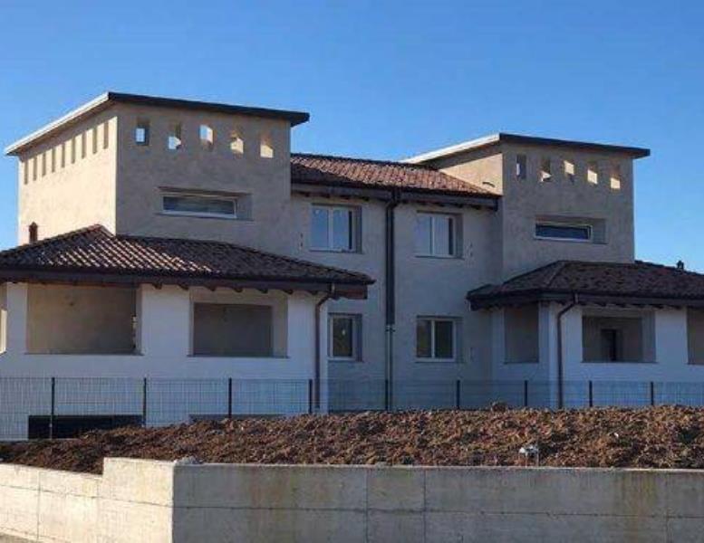 casa indipendente in vendita a Bernareggio