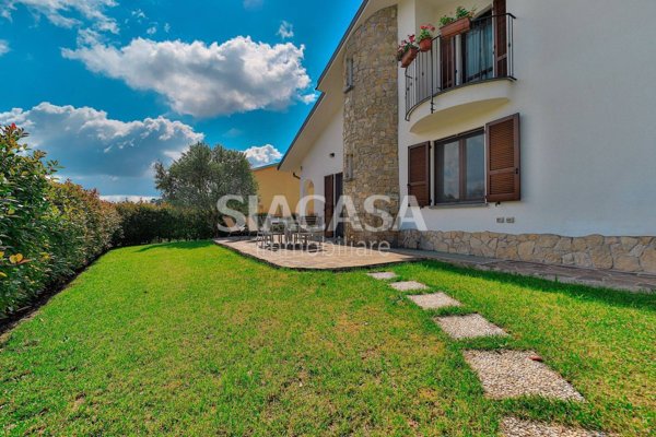 casa indipendente in vendita a Bernareggio in zona Villanova
